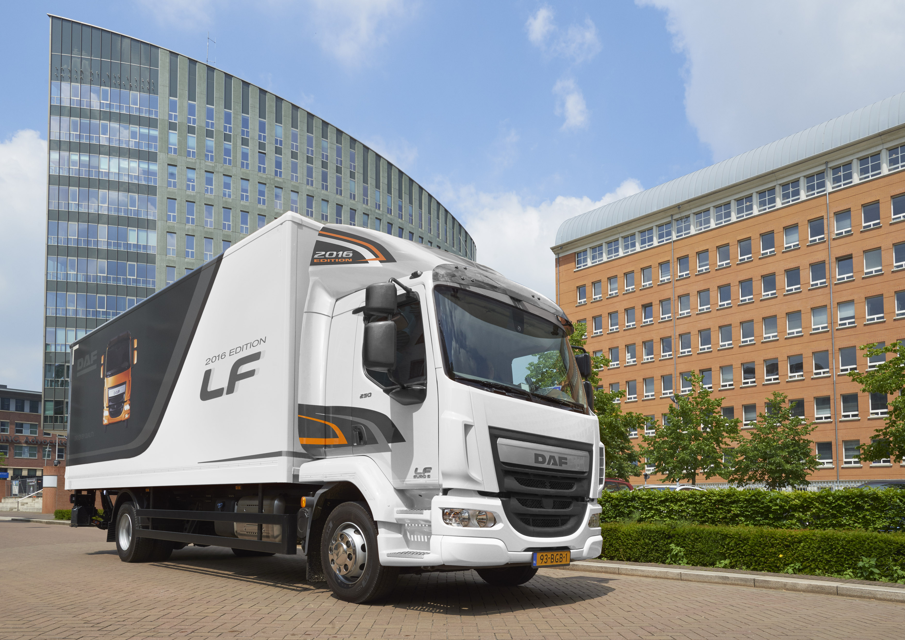 DAF introduces LF 2016 Edition - DAF Trucks N.V.