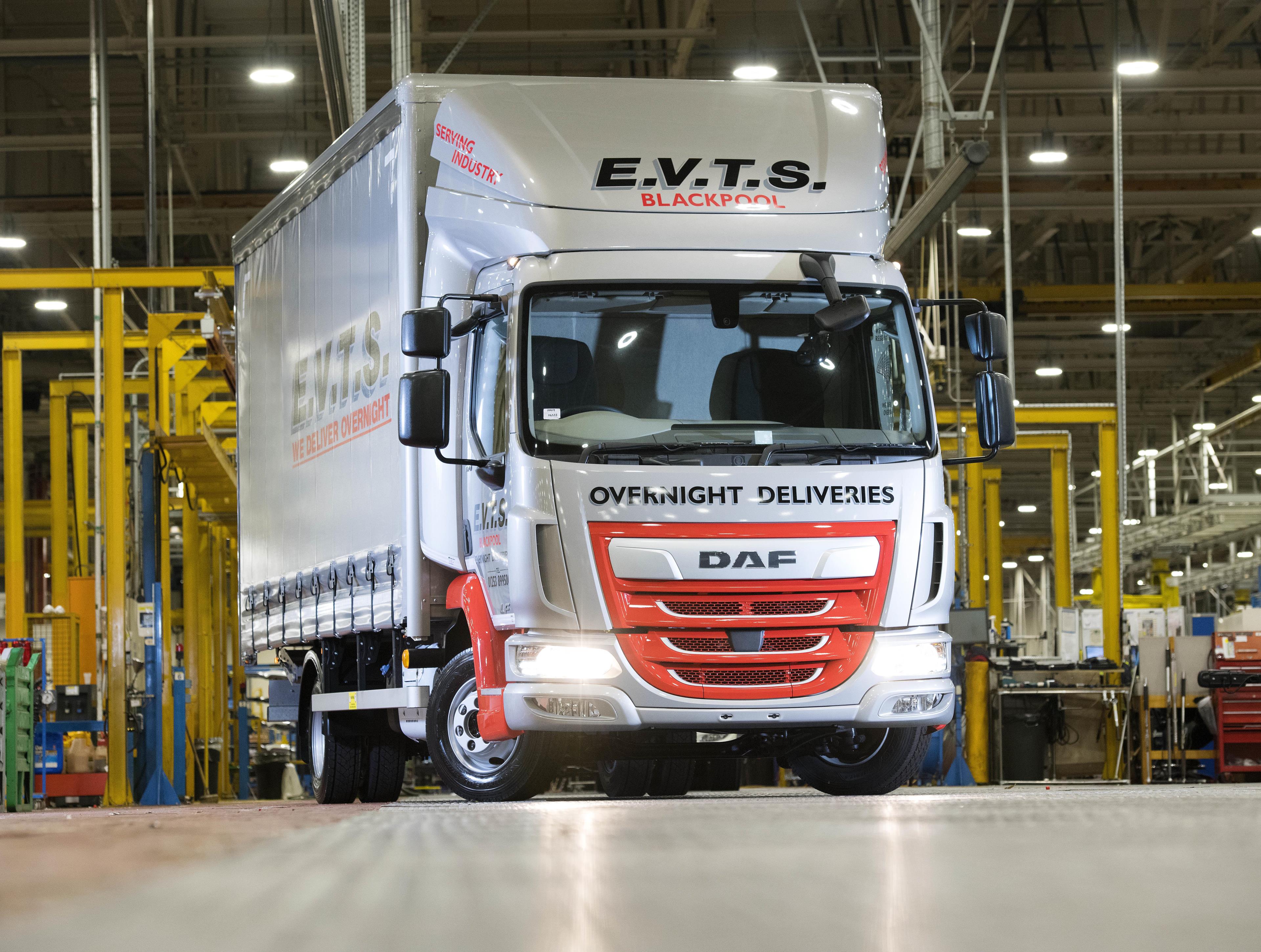 Leyland Trucks builds 200,000th DAF LF - DAF Trucks N.V.